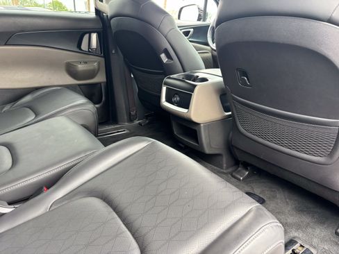 Certified 2026 Kia Carnival FWD image 11