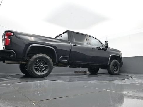 Used 2024 Chevrolet Silverado 2500 ZR2 w/ Technology Package AWD/4WD image 26