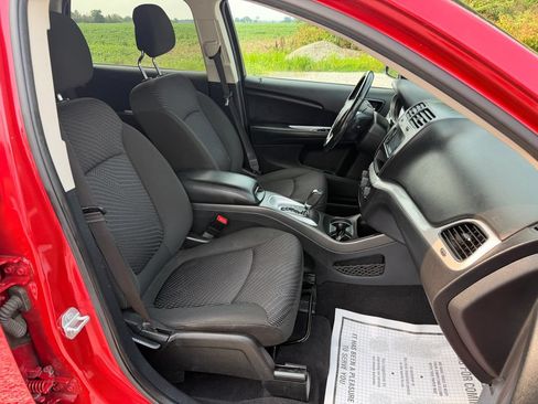 Used 2019 Dodge Journey SE w/ Premium Group FWD image 19