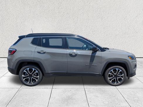 Used 2024 Jeep Compass Limited AWD/4WD image 2