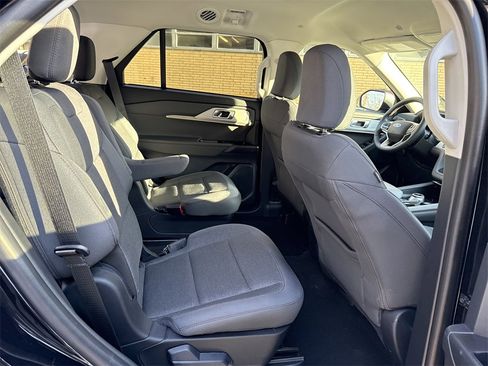 Used 2025 Ford Explorer Active image 26