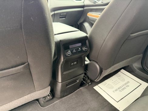 Used 2020 GMC Acadia SLE image 10