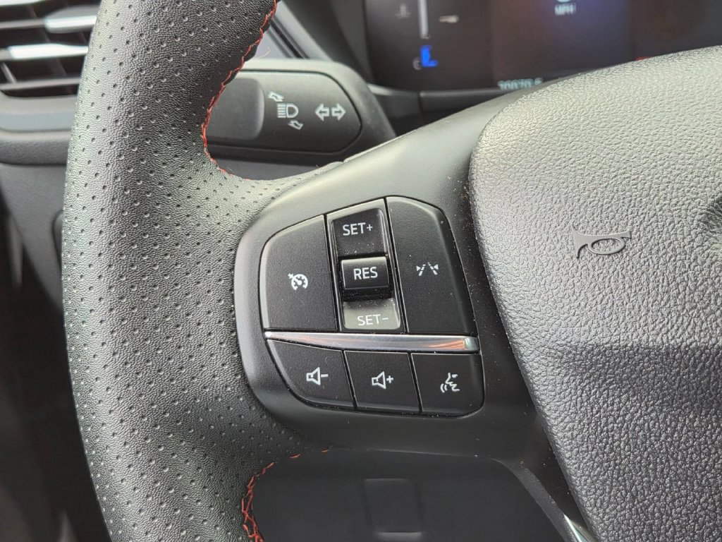 Used 2025 Ford Escape ST-Line AWD/4WD image 18