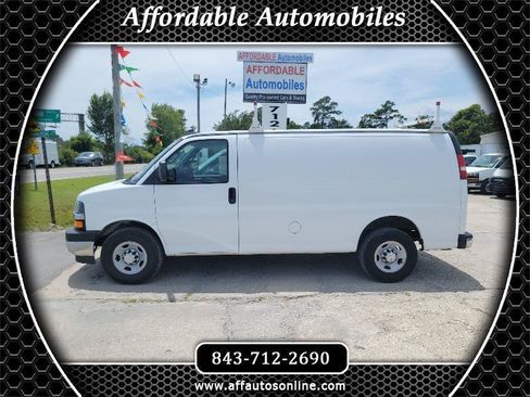 Used 2017 Chevrolet Express 2500 RWD image 1