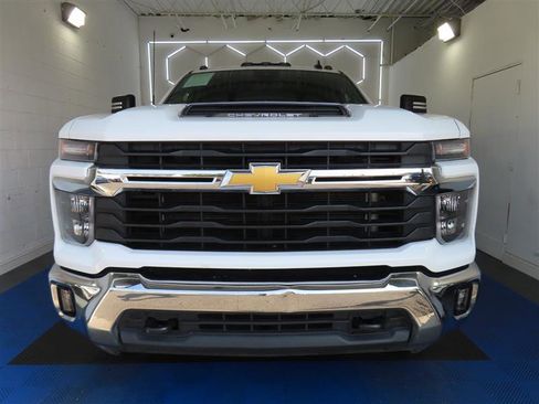 Used 2024 Chevrolet Silverado 3500 LT w/ Convenience Package image 2