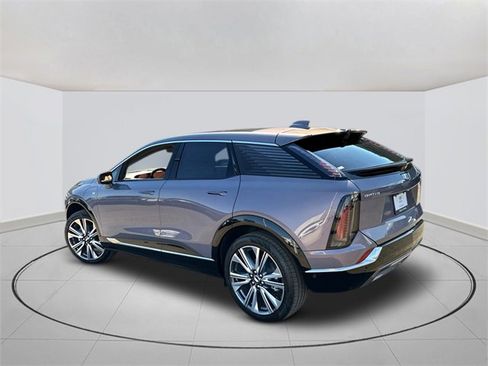 New 2026 Cadillac Optiq Luxury 2 image 3