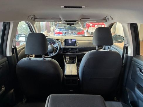 Used 2026 Nissan Rogue SV FWD image 16
