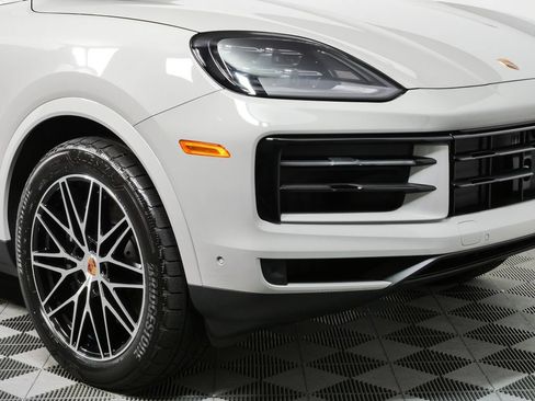 New 2026 Porsche Cayenne AWD/4WD image 38