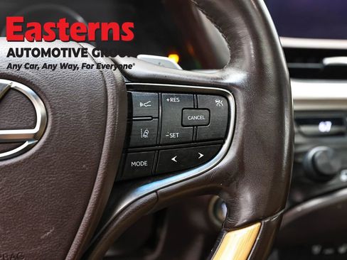 Used 2019 Lexus ES 350 Ultra Luxury image 16