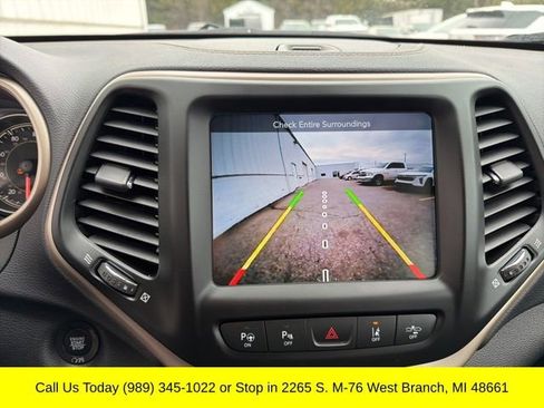 Used 2018 Jeep Cherokee Limited w/ Technology Group AWD/4WD image 17
