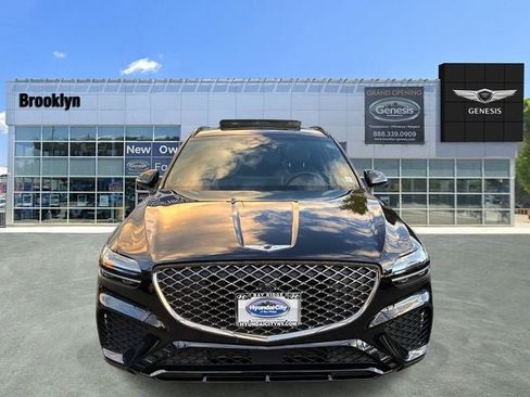 Used 2025 Genesis GV70 3.5T Sport w/ Sport Advanced Package image 11