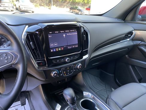 Used 2023 Chevrolet Traverse LT w/ Midnight/Sport Edition FWD image 23