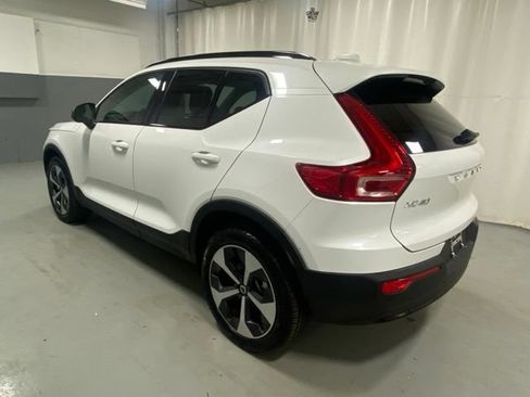 Used 2026 Volvo XC40 B5 Plus AWD/4WD image 2