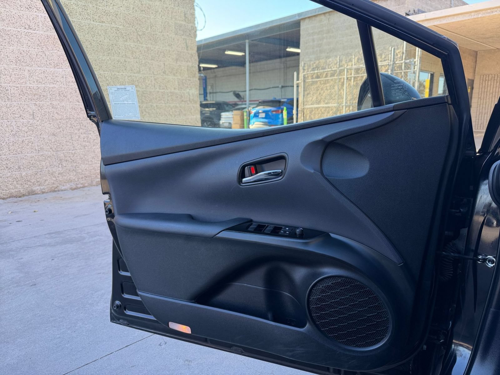 Used 2022 Toyota Prius LE FWD image 18