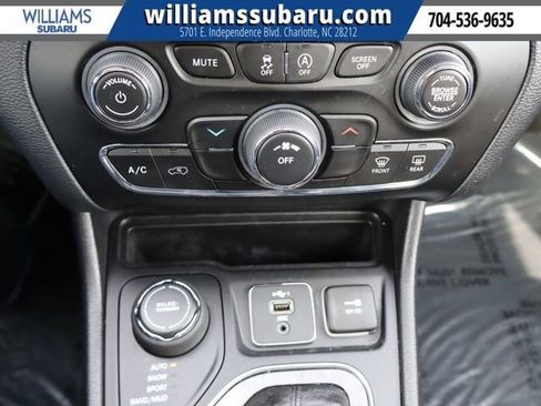 Used 2020 Jeep Cherokee Latitude Plus image 29