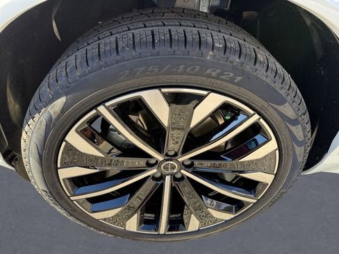 New 2026 Volvo XC90 B6 Plus w/ Protection Package Premier image 7