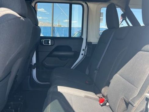 Used 2025 Jeep Wrangler Unlimited Sahara AWD/4WD image 23