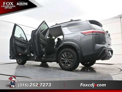 Used 2022 Nissan Pathfinder SV image 36