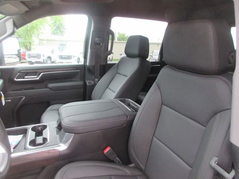 New 2026 GMC Sierra 2500 SLT w/ SLT Premium Package AWD/4WD image 12
