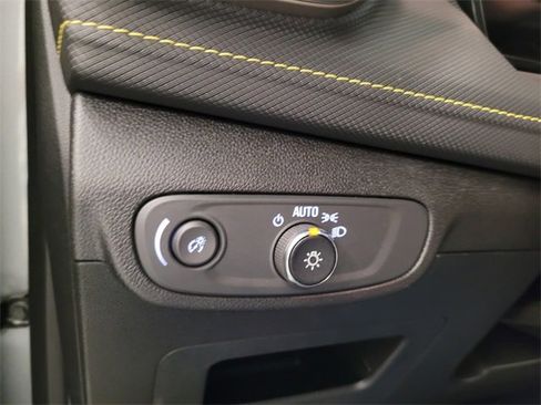 Used 2025 Chevrolet TrailBlazer ACTIV w/ Convenience Package image 26