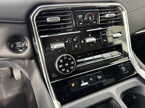 New 2026 Nissan Armada SL w/ Captain's Chari Seat Package image 10