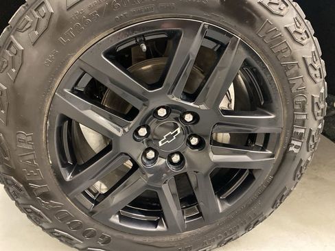 Used 2024 Chevrolet Silverado 1500 LT Trail Boss w/ Dark Appearance Package image 27