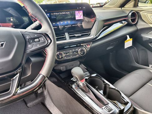 New 2026 Chevrolet Trax RS w/ Driver Confidence Package FWD image 38