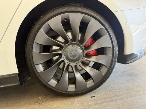 Used 2021 Tesla Model 3 Performance image 39