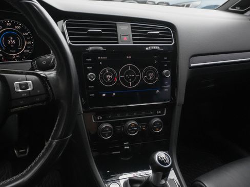 Used 2019 Volkswagen Golf 4-Door AWD/4WD image 20