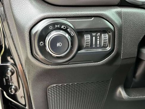 Used 2022 Jeep Wrangler Unlimited Sport AWD/4WD image 30