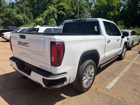 Used 2022 GMC Sierra 1500 Denali w/ Denali Premium Package AWD/4WD image 2