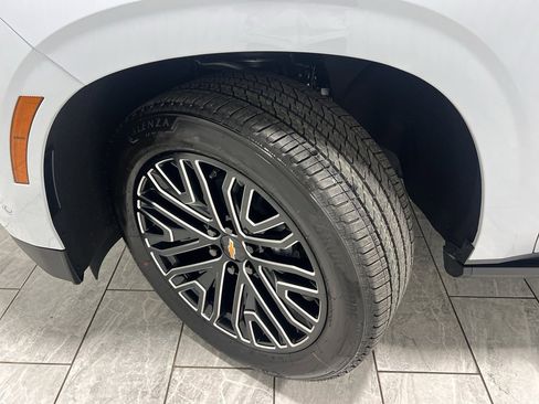 New 2026 Chevrolet Suburban High Country image 36