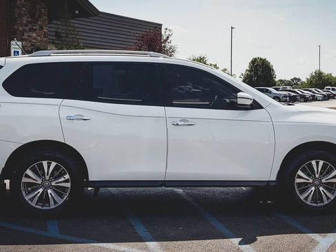 Used 2018 Nissan Pathfinder S AWD/4WD image 22