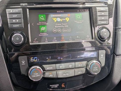 Used 2018 Nissan Rogue SL w/ Premium Package FWD image 13