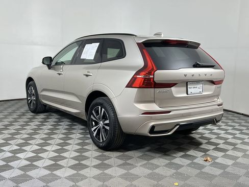 Certified 2025 Volvo XC60 B5 Core image 8