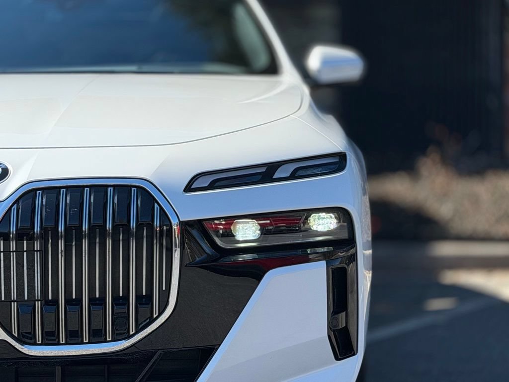 Used 2024 BMW 740i RWD image 5