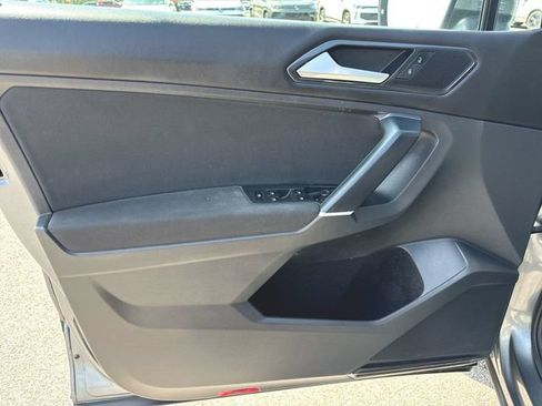 Used 2018 Volkswagen Tiguan S w/ 3rd Row Seat Package AWD/4WD image 20