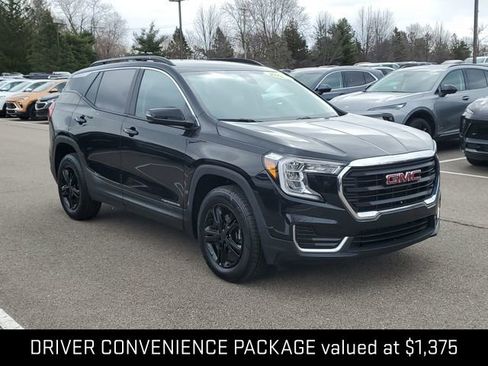 Used 2023 GMC Terrain SLE w/ Driver Convenience Package AWD/4WD image 3