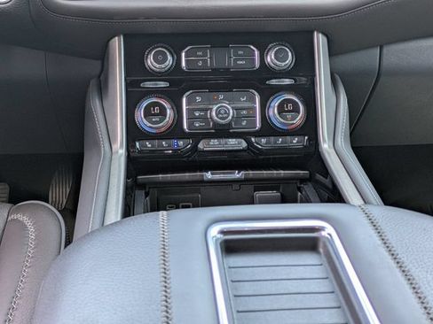 Used 2024 GMC Yukon Denali w/ Advanced Technology Package RWD image 25