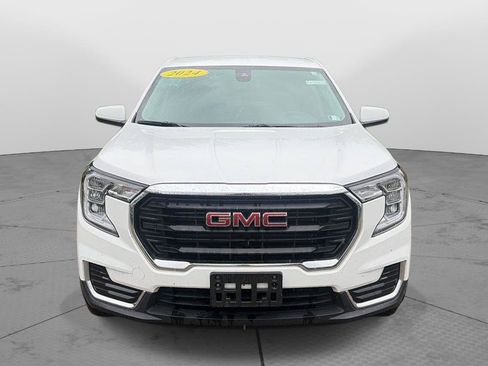 Used 2024 GMC Terrain SLE AWD/4WD image 2