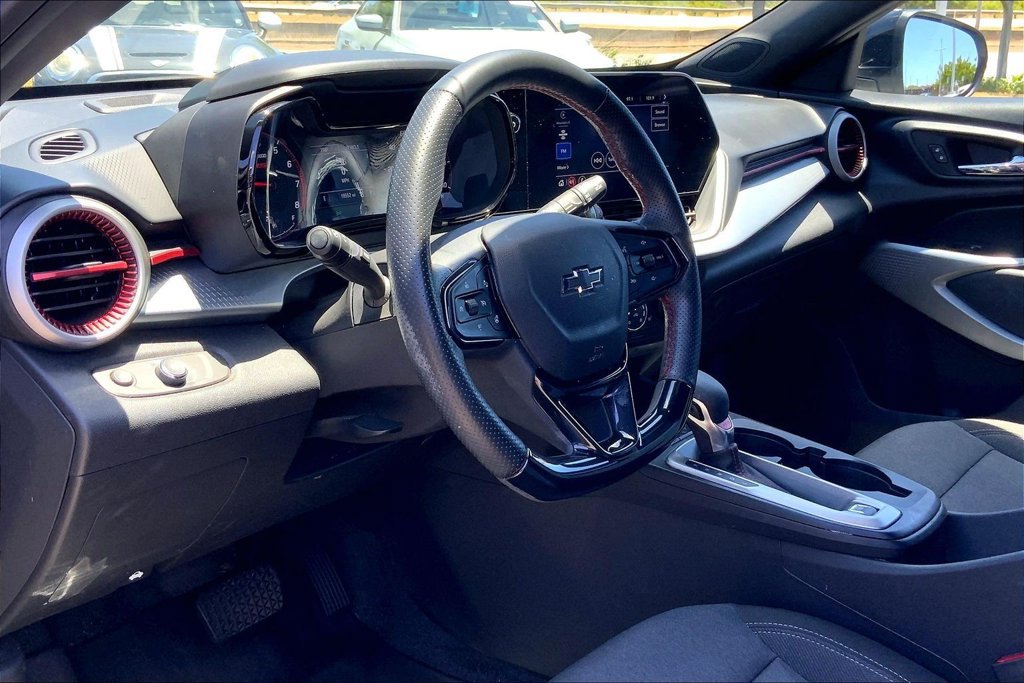 Used 2024 Chevrolet Trax RS FWD image 13