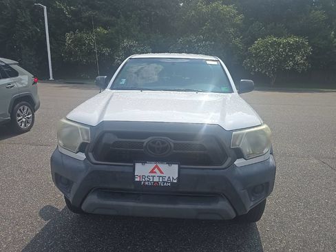 Used 2015 Toyota Tacoma PreRunner w/ Convenience Package RWD image 2