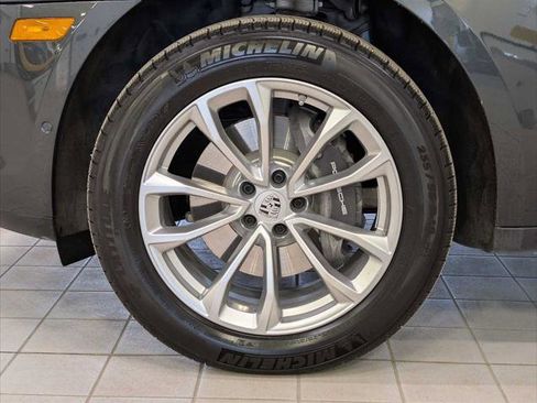 Used 2024 Porsche Macan AWD/4WD image 11