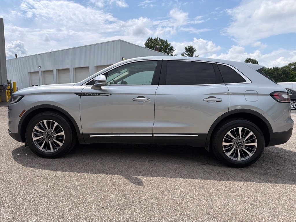 Used 2022 Lincoln Nautilus AWD w/ Premium Package image 10