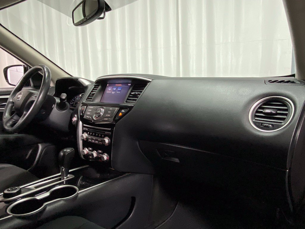 Used 2017 Nissan Pathfinder SV AWD/4WD image 32