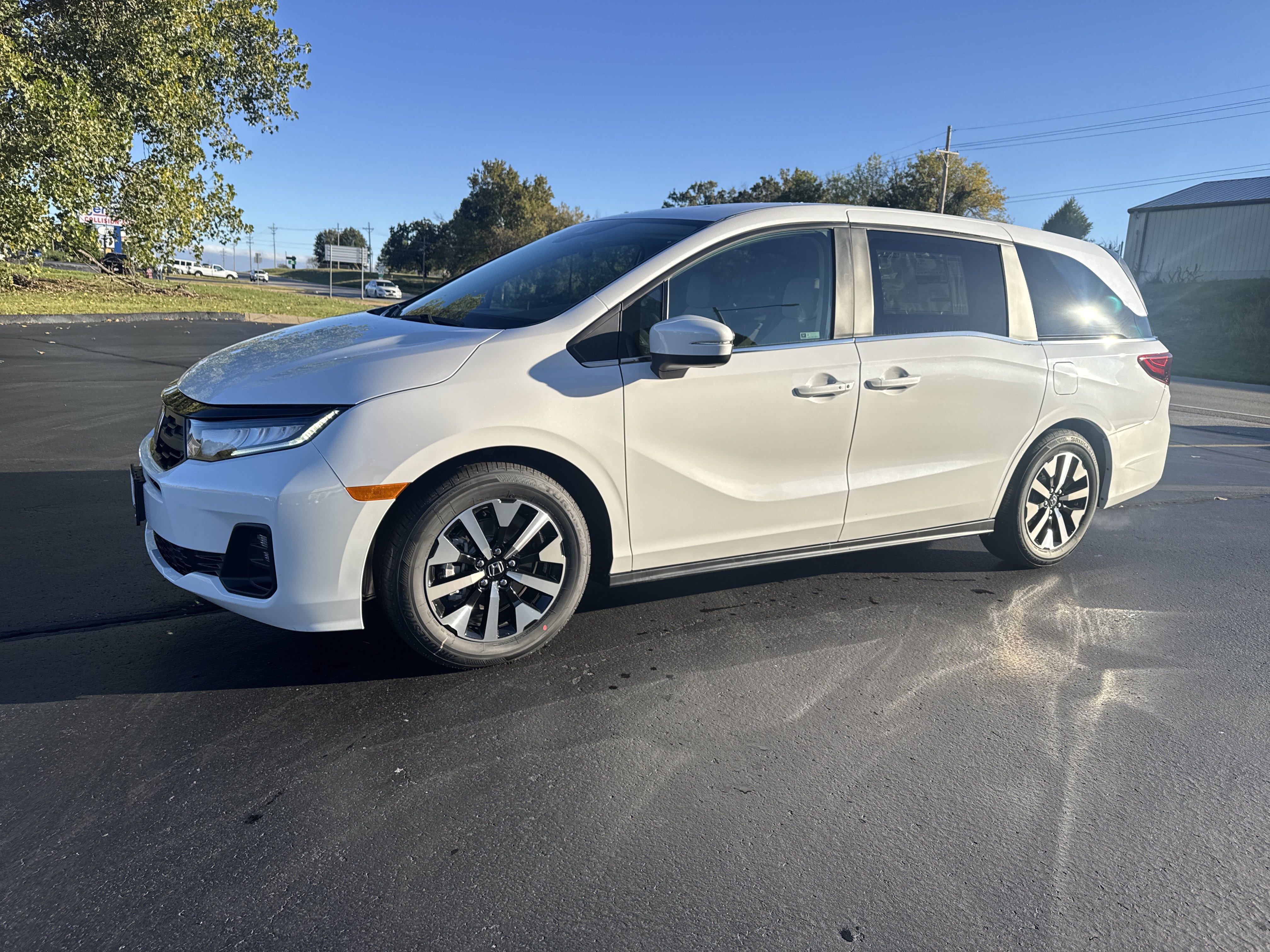 New 2027 Honda Odyssey EX-L image 2
