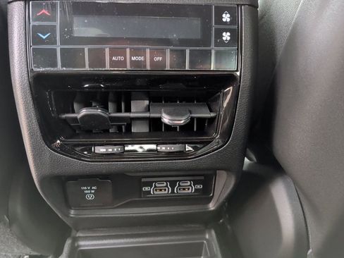 New 2025 Jeep Grand Cherokee L Altitude image 42