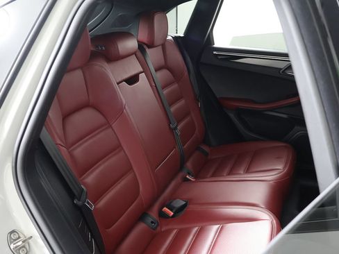Used 2023 Porsche Macan S AWD/4WD image 32