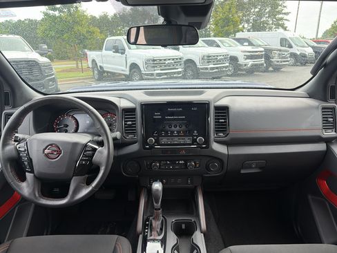 Used 2022 Nissan Frontier Pro-X RWD image 10