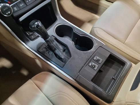 Used 2017 Toyota Camry XLE w/ Moonroof Package FWD image 26